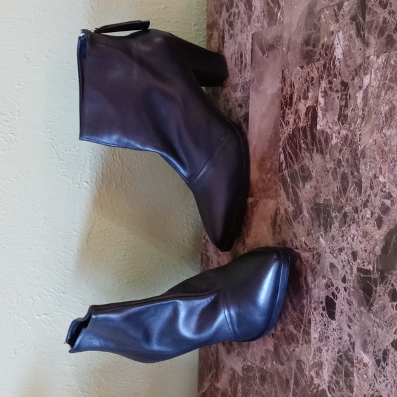 Alberto Fermani Women's Black Ankle Heel Booties Size 41 w/3" Heel - Picture 2 of 7